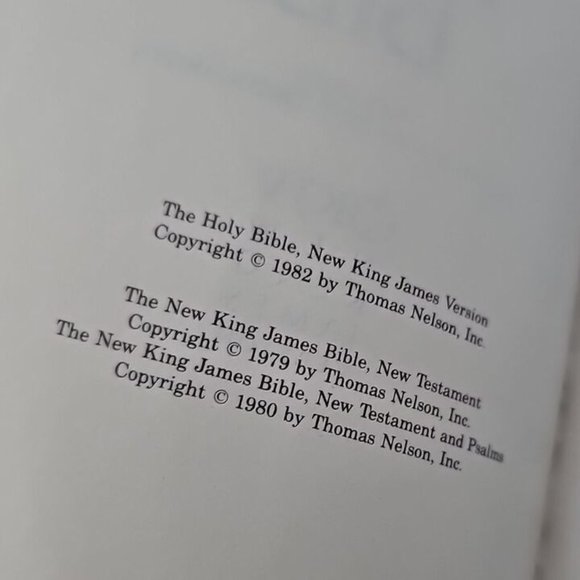 Holy Bible New King James Version Thomas Nelson 1982 / Words of Christ In Red - Picture 8 of 9